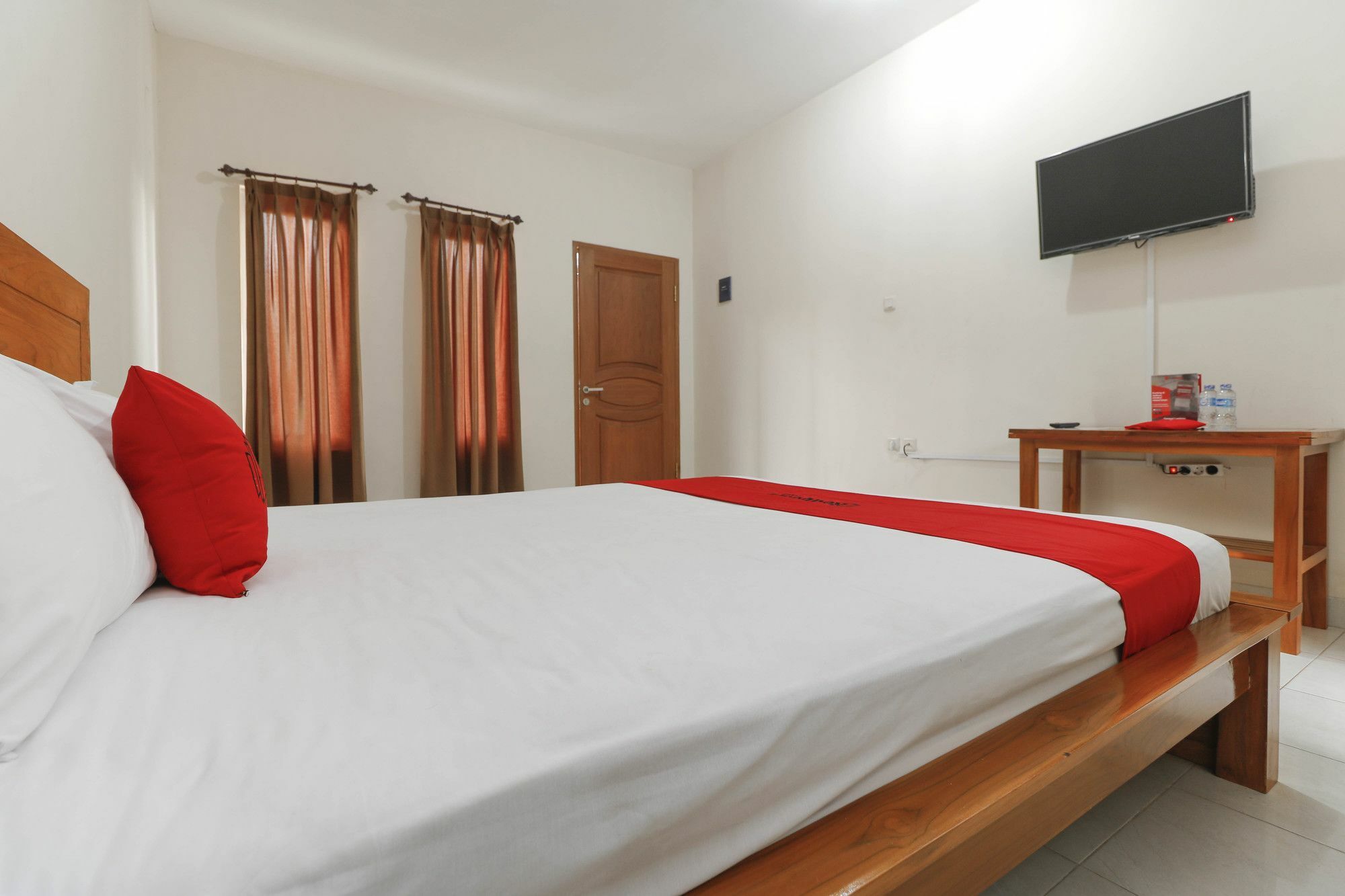 Reddoorz Plus Near Cibubur Junction Hotel Jakarta Exterior foto